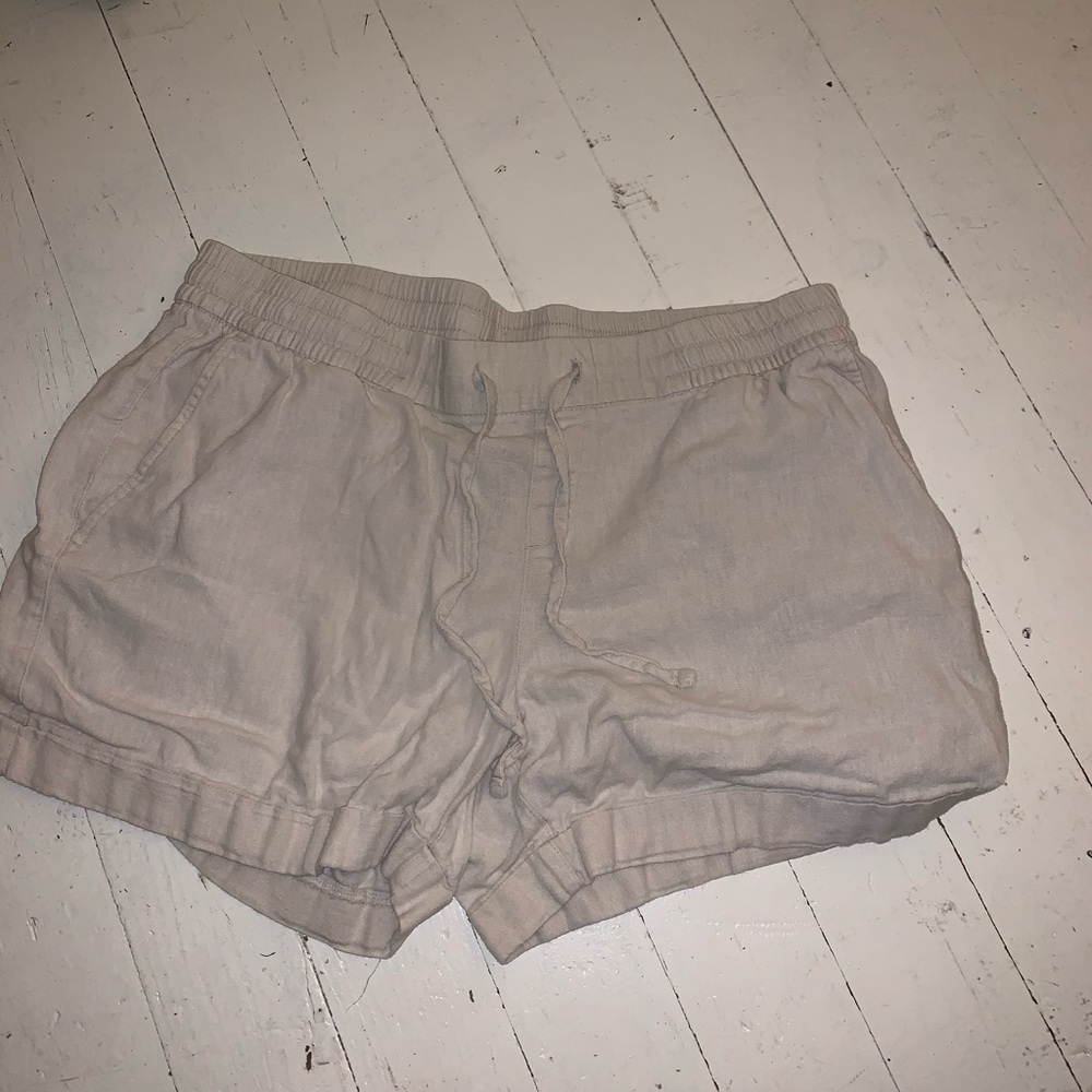Old navy cream stretchy shorts